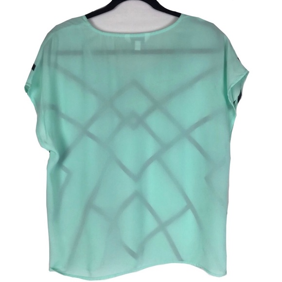 Charming Charlie Geometric Top - Picture 2 of 5